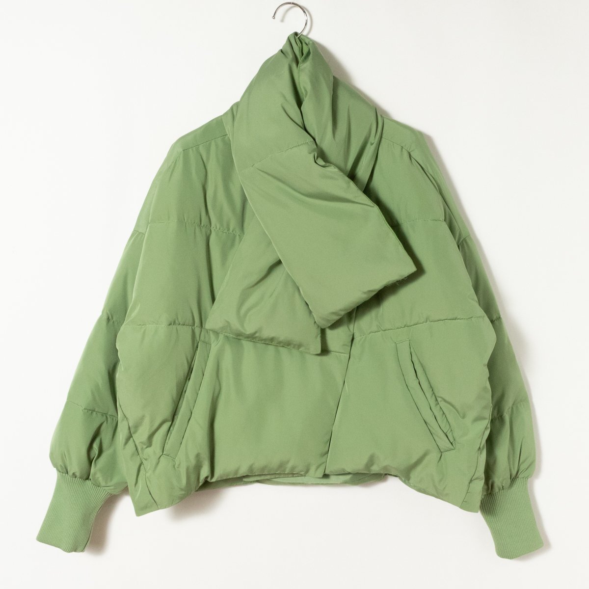 タグ付き 未使用 AZUL BY MOUSSY アズールバイマウジー PADDED COAT WITH SCARF 中綿 Vネック ショートコート マフラー付 グリーン S 防寒拍卖