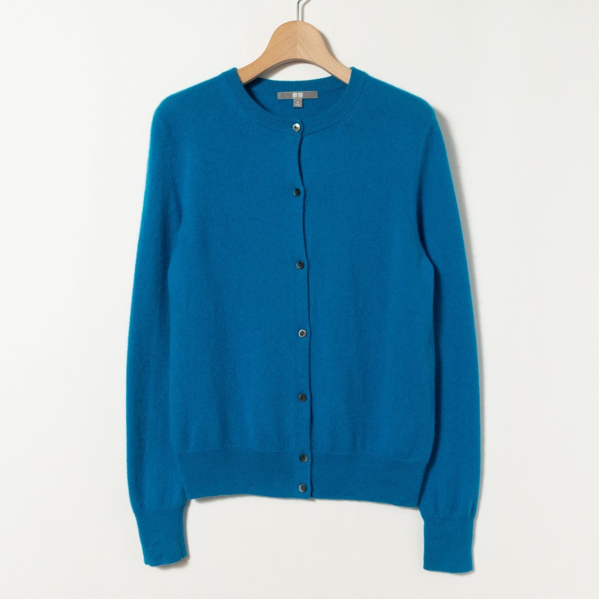UNIQLO ユニクロ カシミヤクルーネックカーディガン 長袖 ブルー 青 Mサイズ レディース 無地 シンプル 羽織り 防寒 インナー 差し色 秋冬拍卖