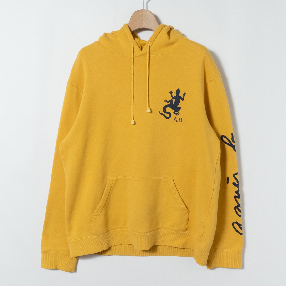 agnes b. pour ADAM ET ROPE' アニエスべー アダムエロペ コラボ lizard sweat parka パーカー M メンズ イエロー トカゲ ロゴプリント 冬拍卖