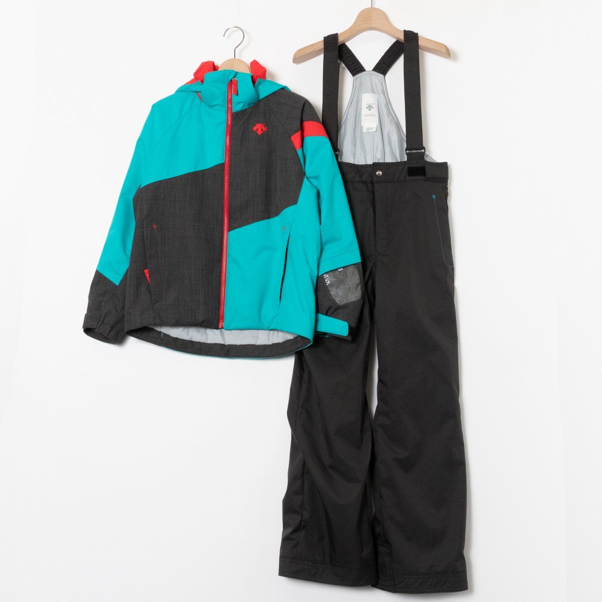 DESCENTE デサント スキーウェア セットアップ 150cm DWJMJH99 マルチカラー ウインタースポーツ スノボー ジュニア 子供 冬 ユニセックス拍卖