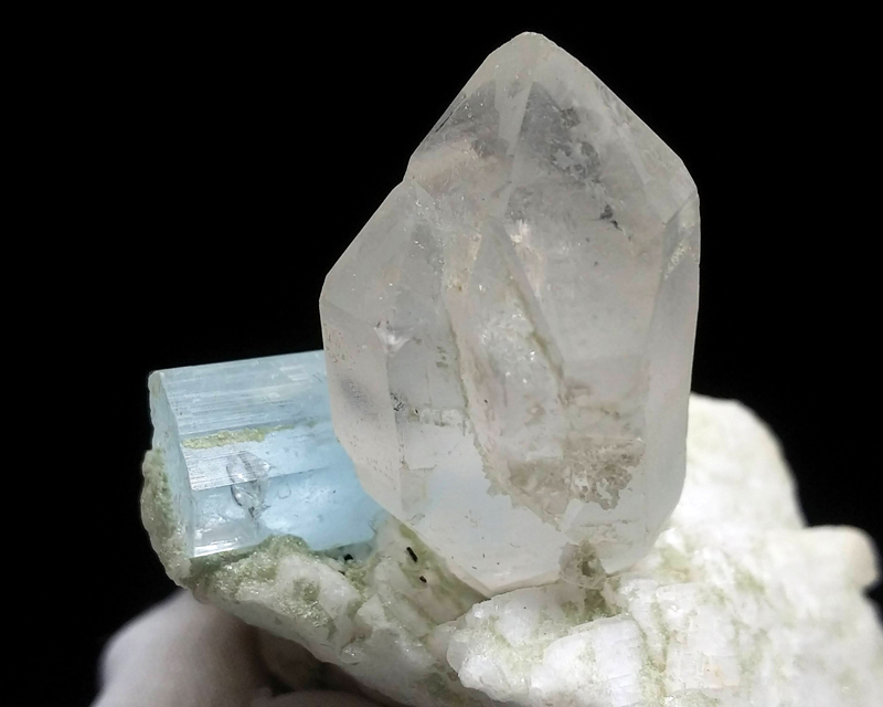 ミルキーブルー&グレー アクアマリン&クォーツ 藍柱石 水晶 結晶 原石 標本 約208ct パキスタン産 4拍卖