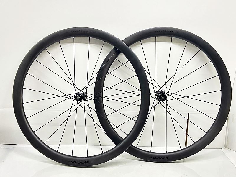 未走行品 シンクロス SYNCROS キャピタル CAPITAL 1.0 40mm ホイールセット シマノフリー 11速 DISC フックレスリム カーボン拍卖