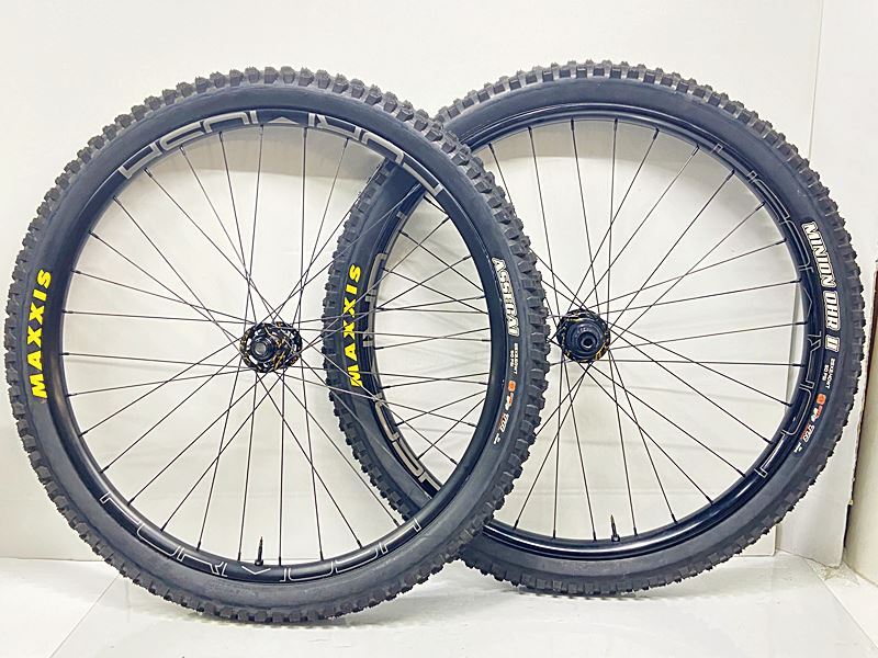 フォルモサ/クワハラ FORMOSA/KUWAHARA ディアボロ DIAVOLO V3 ホイールセット MICRO SPLINE 12速 DISC チューブレスレディ アルミ拍卖