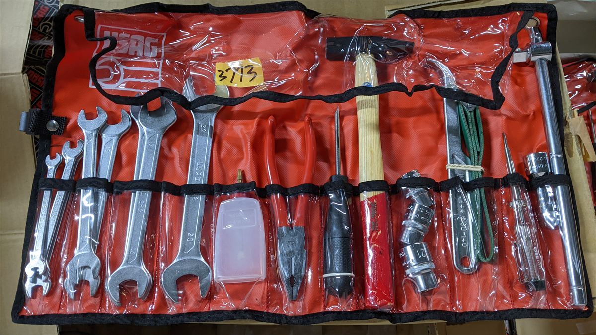 整備用工具セット 未使用 8/15●BU3773 スパナ/ペンチ/スライドバー等各種 USAG 630 (仕様等下記参照/金づち持ち手にペンキ剥がれあり)拍卖