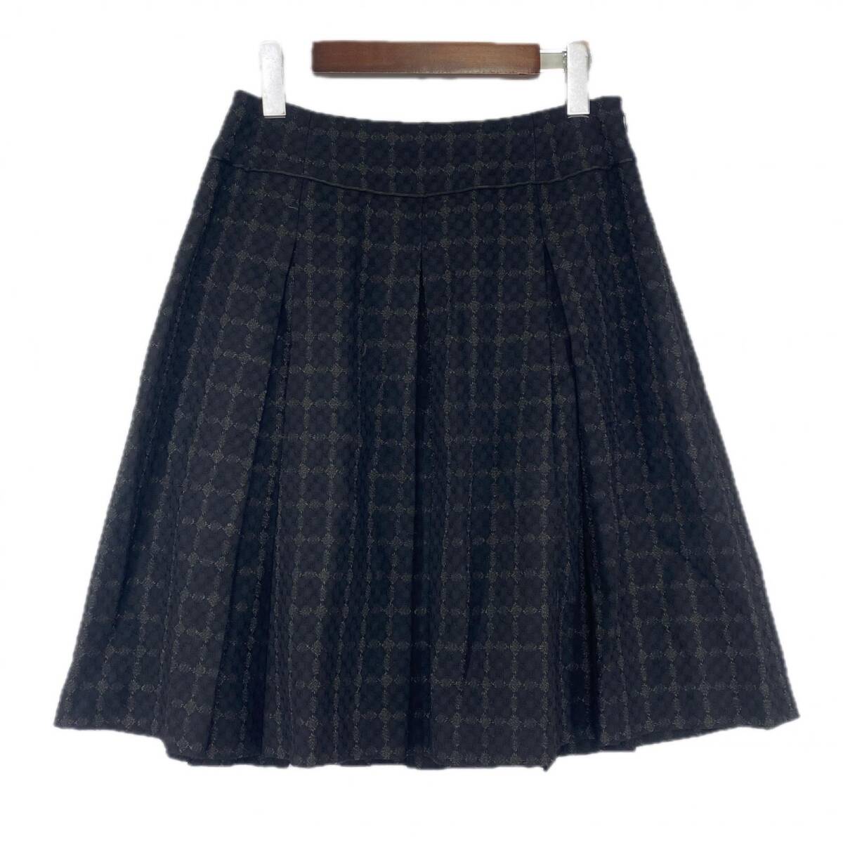 UNTITLED アンタイトル 総柄 タック スカート size2/ブラック系 ゆうパケットOK拍卖