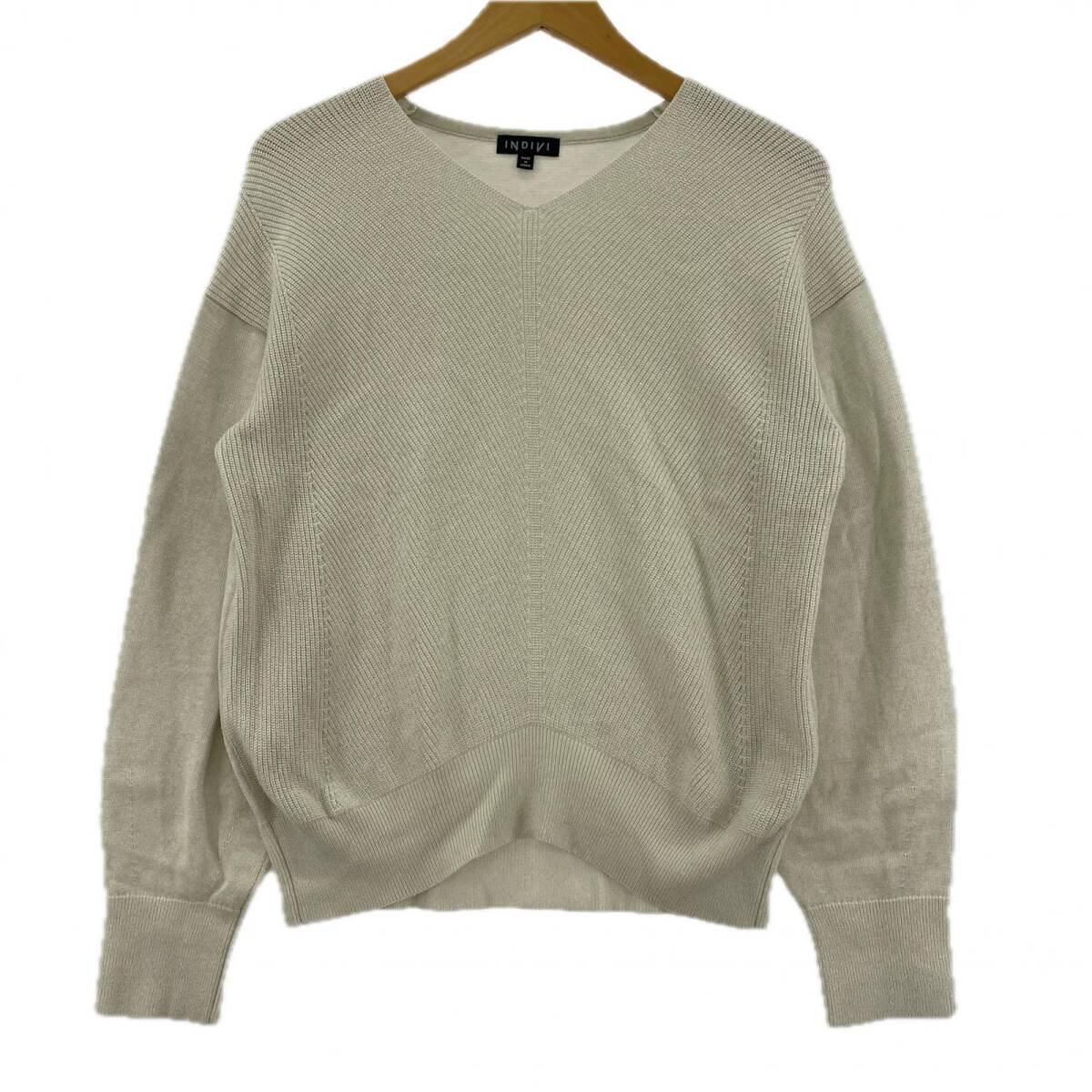 INDIVI インディヴィ ラメ Vネック ニット size38/オフホワイト拍卖