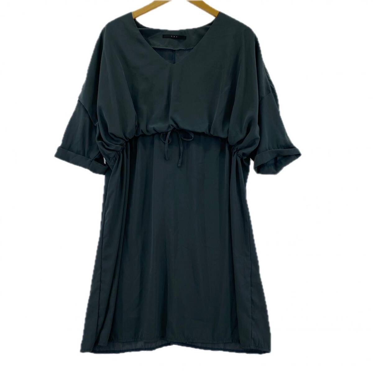 KBF ケイ・ビイ・エフ Vネック シャーリング ワンピース sizeFREE/グリーン系 ゆうパケットOK拍卖