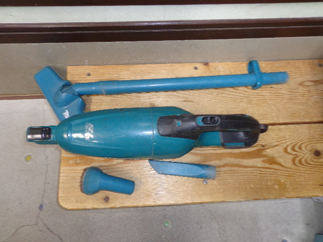 マキタ18V充電クリーナーCL280FDジャンク品拍卖