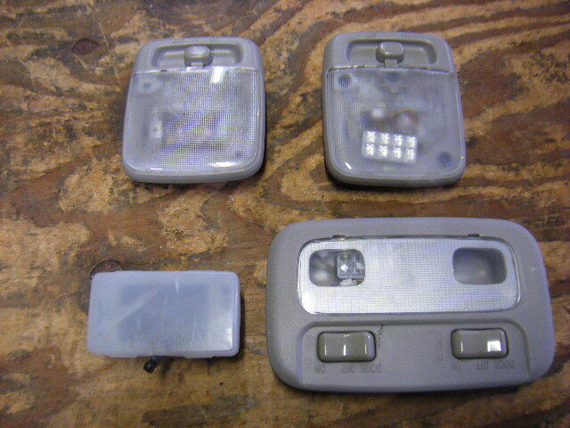 平成28年 NV350 キャラバン プレミアムGX CBF-VR2E26 純正 室内 ルームランプ 室内灯 LED拍卖