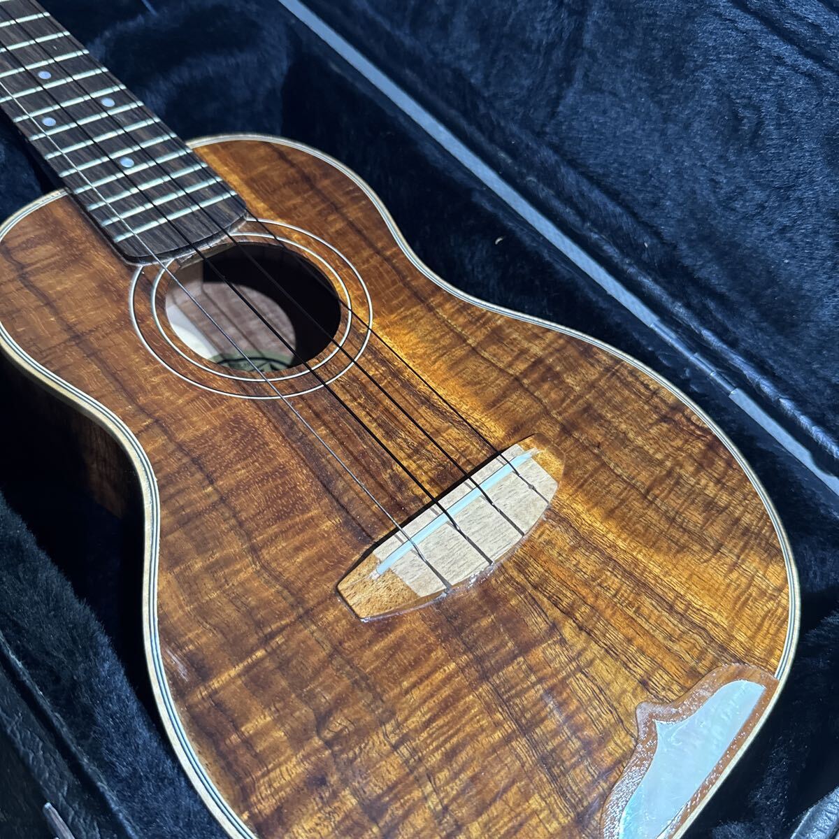 【送料無料】MANA ウクレレ 全長61cm ハードケース付属拍卖