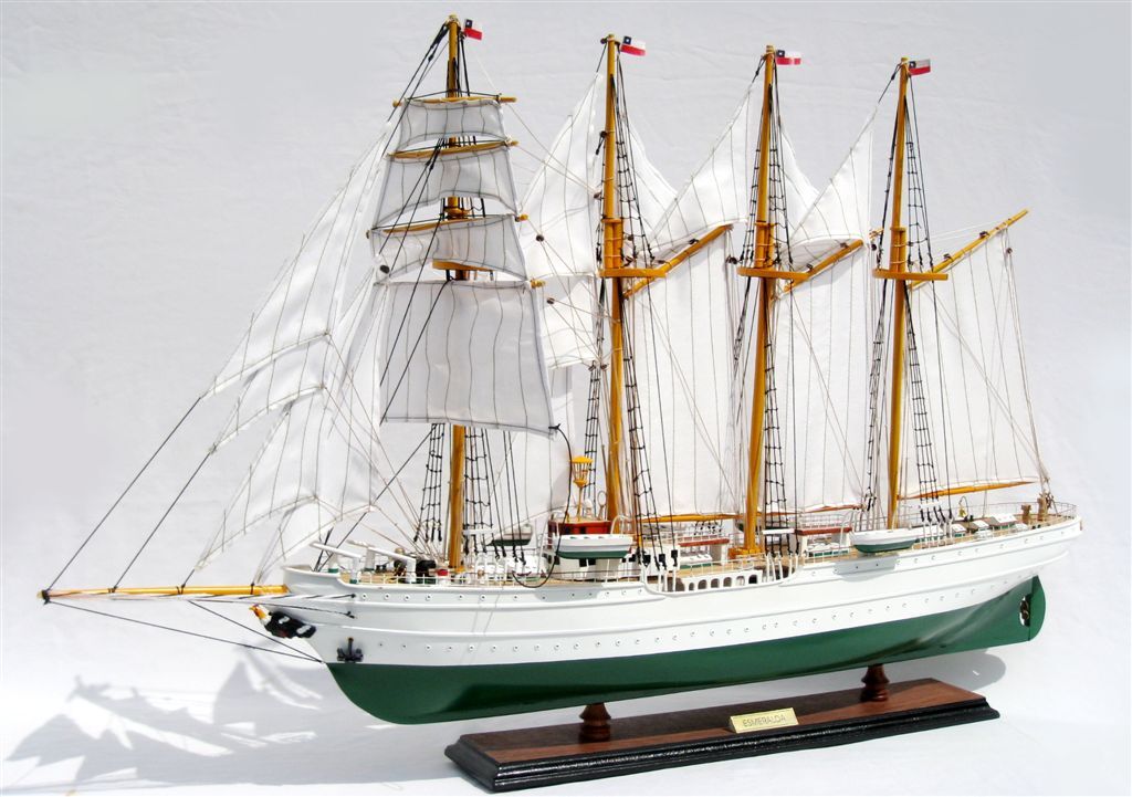 新品特価 美しい帆船 エスメラルダ 全長90cm 木製完成品拍卖