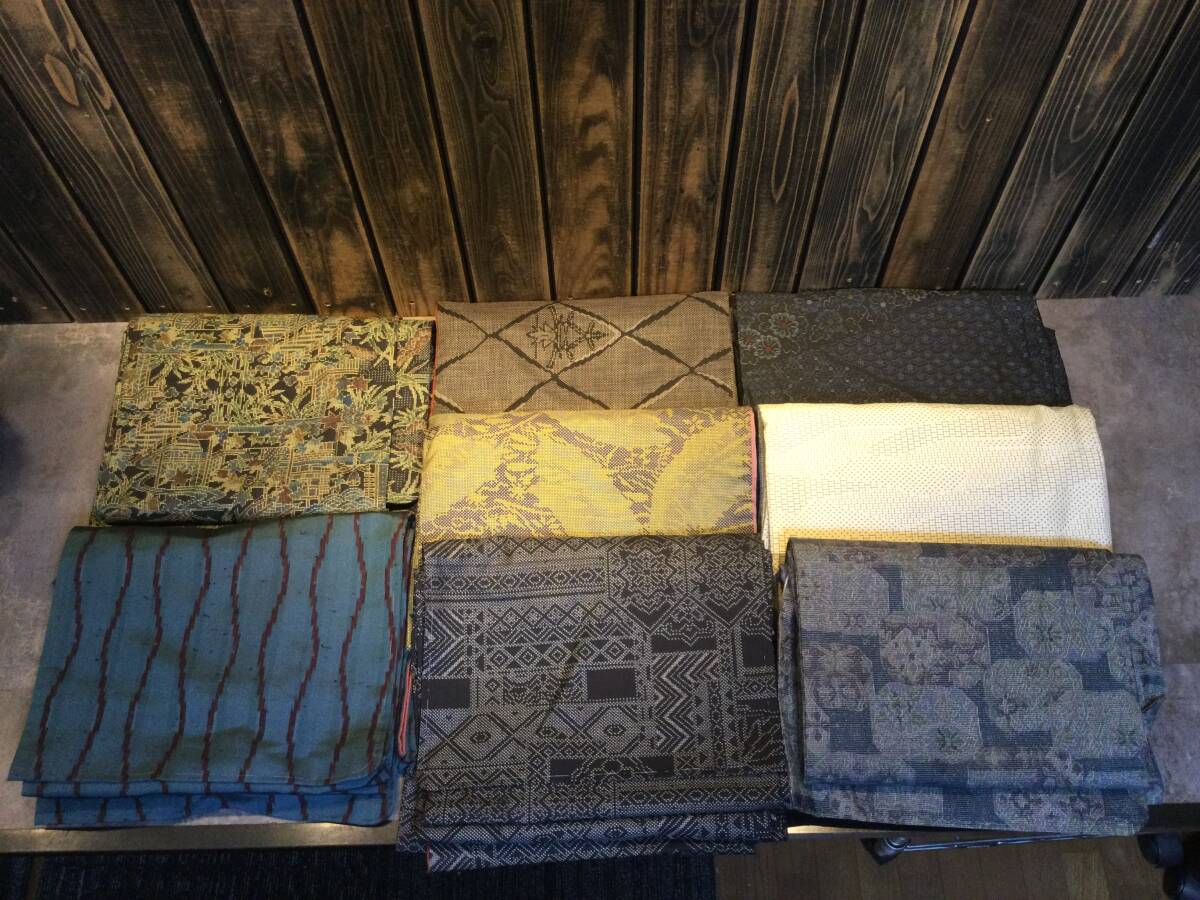 美品・未使用含む 保管品 着物 大島紬他 紬 絣 色柄いろいろ まとめて8枚 昭和レトロ柄 リメイク素材 手芸 着物 和装拍卖
