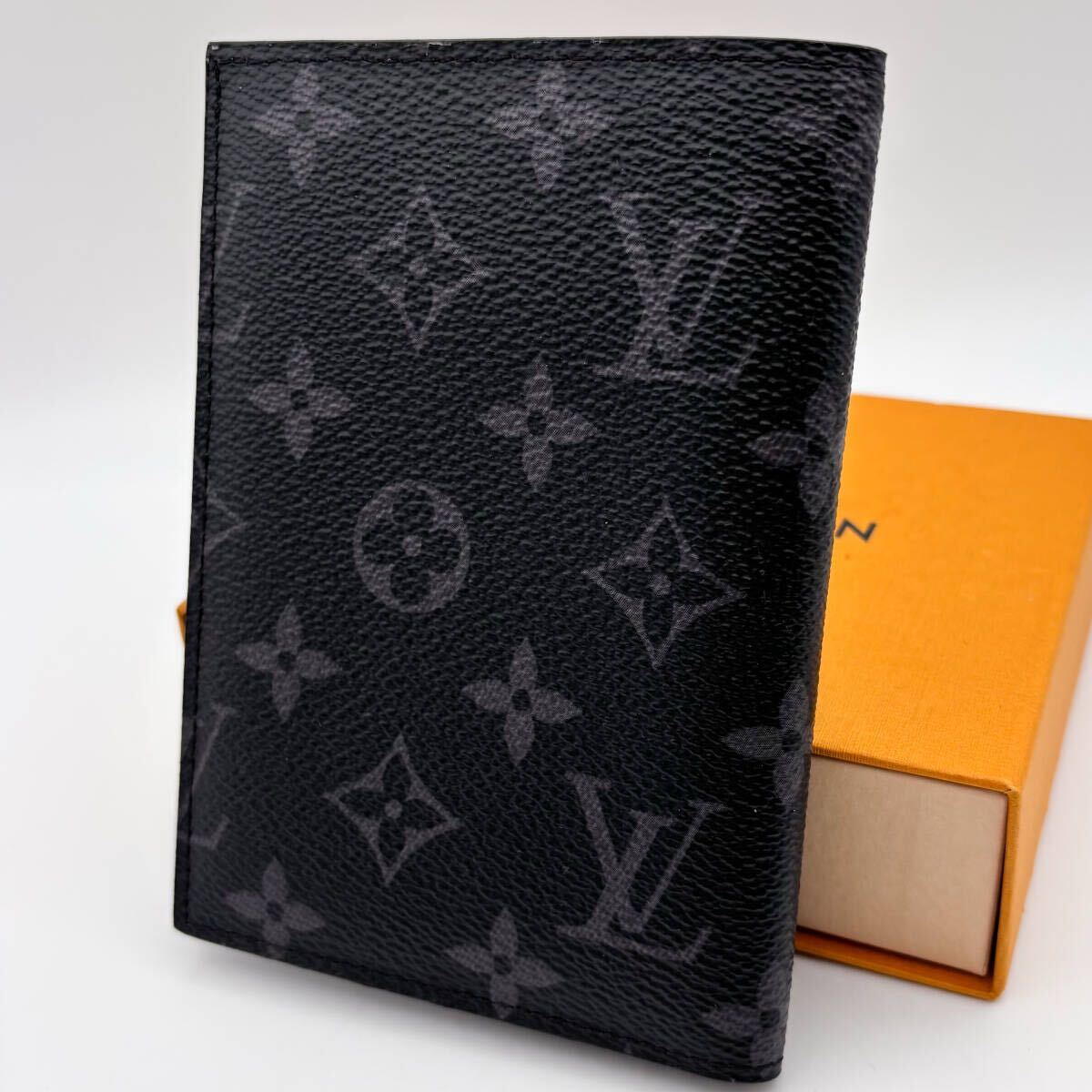 【極美品】ルイヴィトン モノグラム エクリプス クーヴェルテュール パスポール拍卖