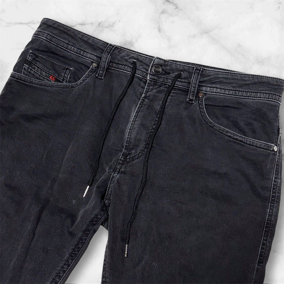 美品/希少32/XL相当◎DIESEL ディーゼル ジョグジーンズ joggjeans ストレッチ THOMMER レザーパッチ ブラック デニムパンツ メンズ拍卖