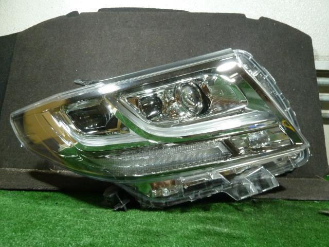 【5553】/アルファード GGH30W 右ヘッドライト ユニット 81145-58341拍卖