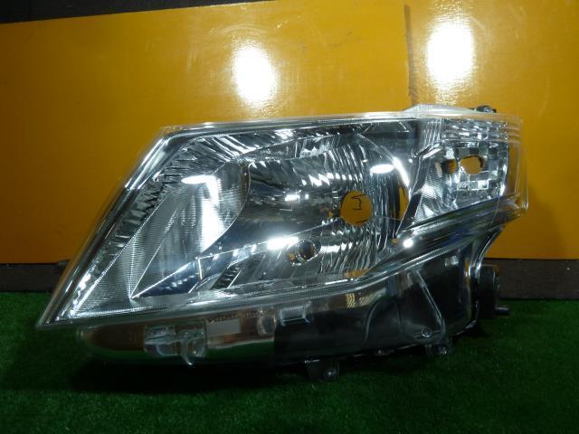 【4586】/ルーミー M900A 左ヘッドライト 81170-B1210拍卖