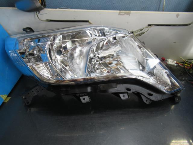 【7148】/ランドクルーザー プラド TRJ150W 右ヘッドライト 81130-60G50拍卖