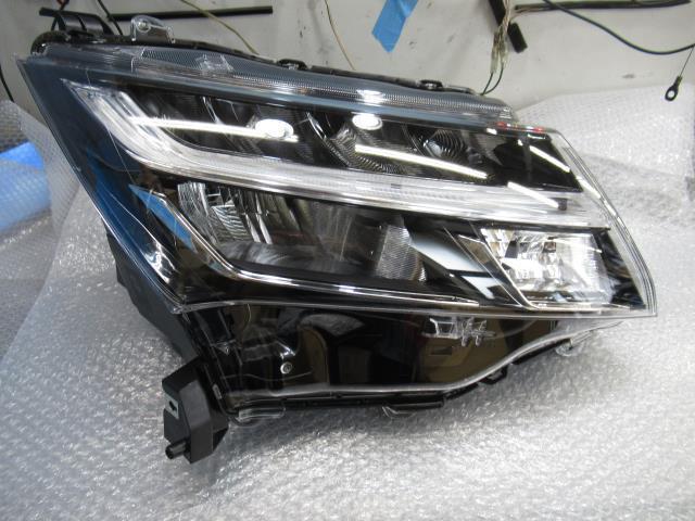 【7973】/タンク M900A 右ヘッドライト 81130-B1240拍卖