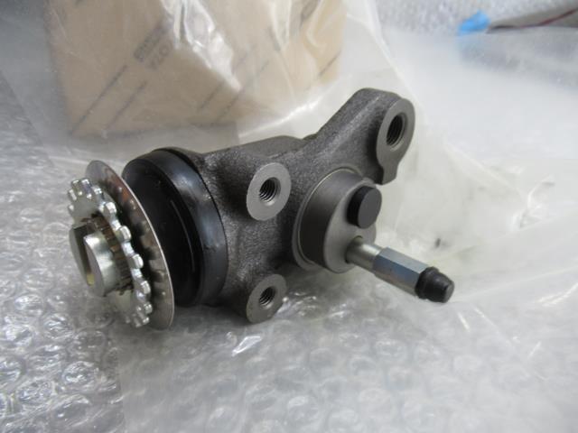 【8097】/ダイナ XZU330RR OR LWR フロントホイールブレーキシリンダーLH拍卖