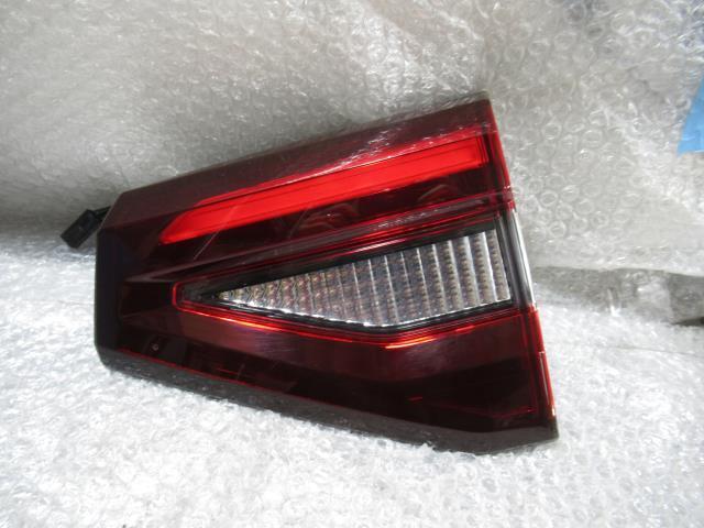【9334】/ライズ A200A 右テールランプ(内側)拍卖