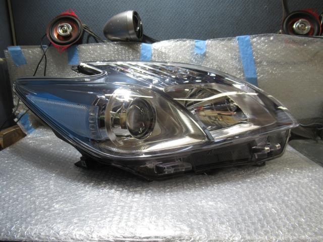 【9369】/プリウス ZVW30 右ヘッドライト ユニット 81130-47371拍卖
