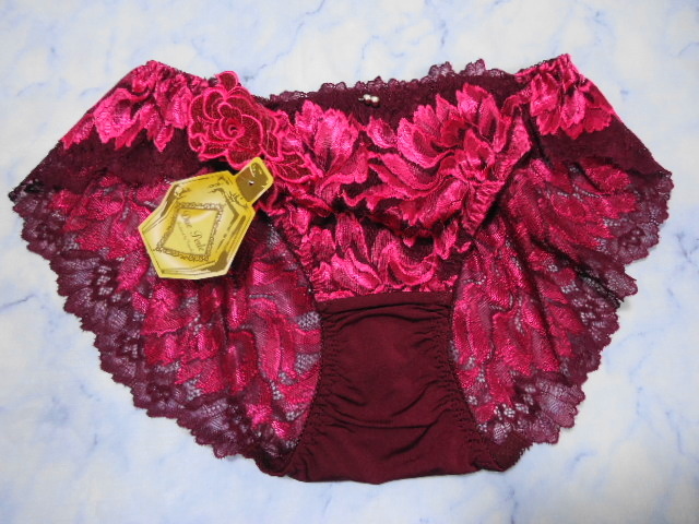 新品★ドゥペルル★ゴージャスワインレッドショーツ★Mサイズ拍卖