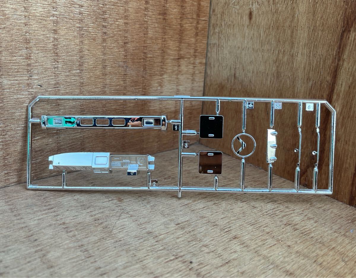 1/32 / デコトラ パーツ / 日野 スーパー ドルフィン / 純正 フロント バンパー / 速度灯 / メッキ メーターフード ステアリング拍卖
