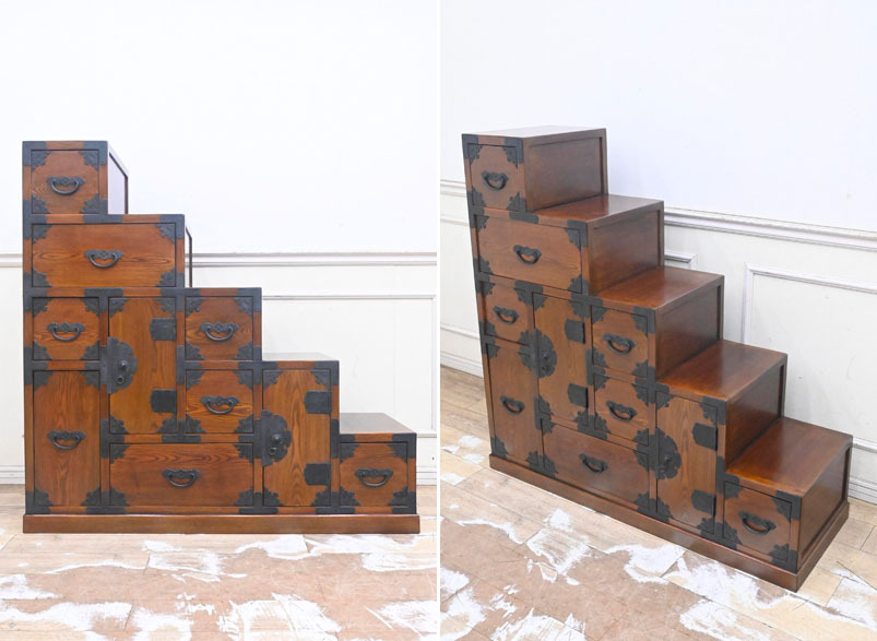 BH04 超美品 アンティーク調 大型 重厚金具 階段箪笥 時代箪笥 飾り台 民芸家具 タンス 帳場箪笥 薬箪笥 飾り棚 仕切り拍卖