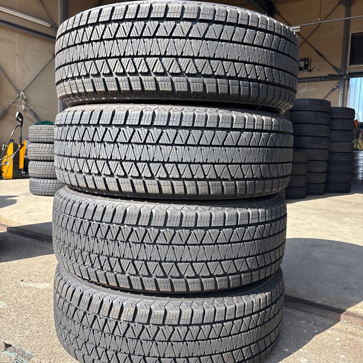 ◆送料無料◆225/65R17 102Q◆BS BLIZZAK DM-V3 スタッドレスタイヤ 2020年製 残山70% 4本セット拍卖