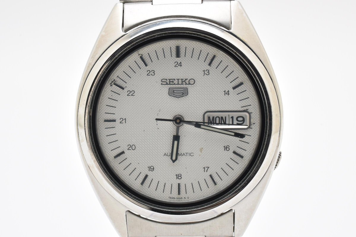 稼働品 SEIKO 5 AUTOMATIC セイコー ファイブ 自動巻き ラウンド 腕時計 メンズ 3針 デイデイト ホワイト シルバー 7S26-3040拍卖