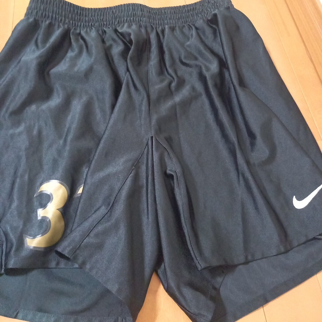 NIKE XOサイズ サッカーパンツ 古着  ネコポス発送 ユニフォーム  ハーフパンツ 白  ランニング 光沢 ナイキ拍卖