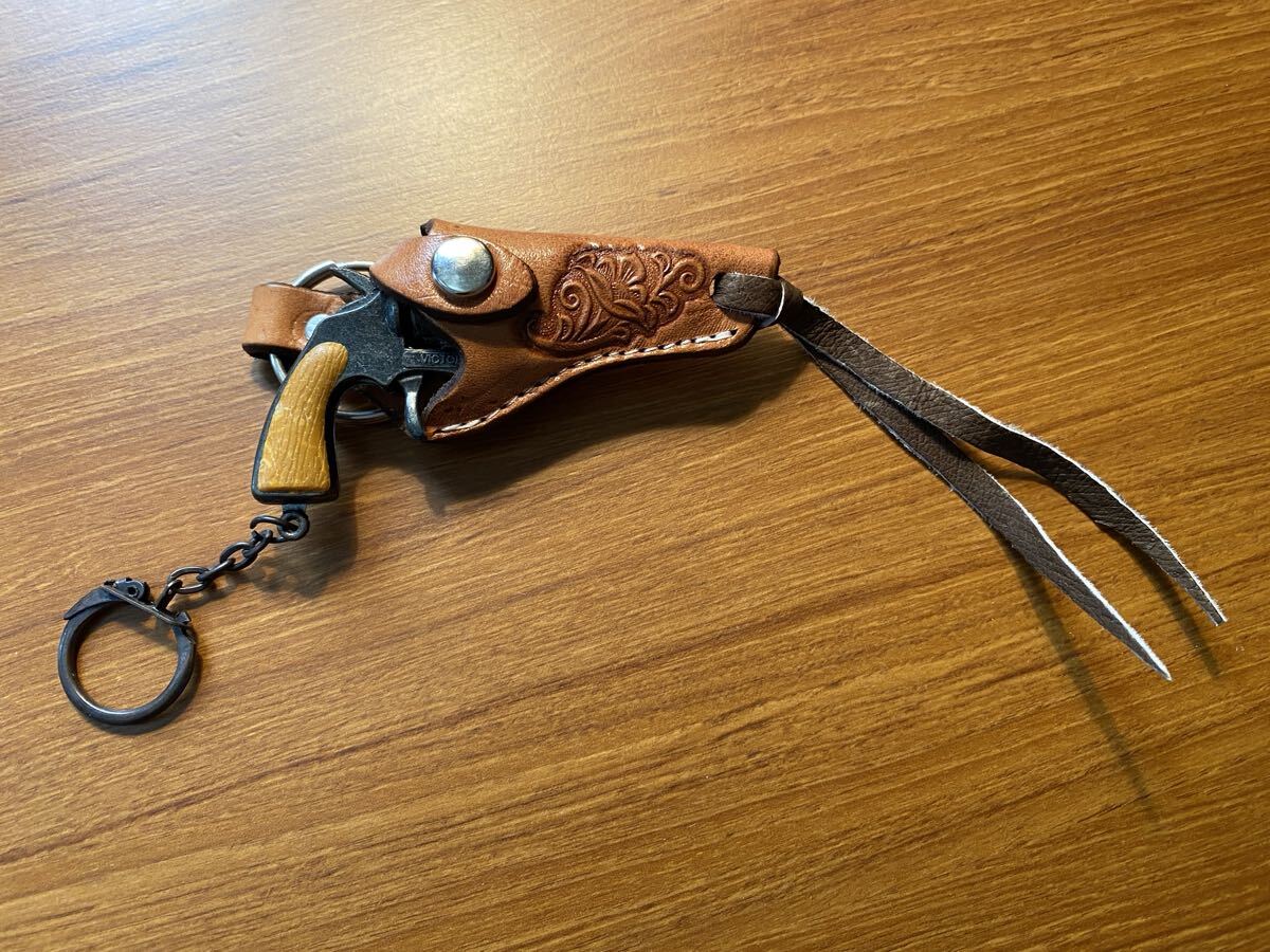 ホルスター付き拳銃キーホルダー 牛革 ホルスター ミニチュアピストル コルト 昭和レトロ 本格的ミニチュアモデル拍卖