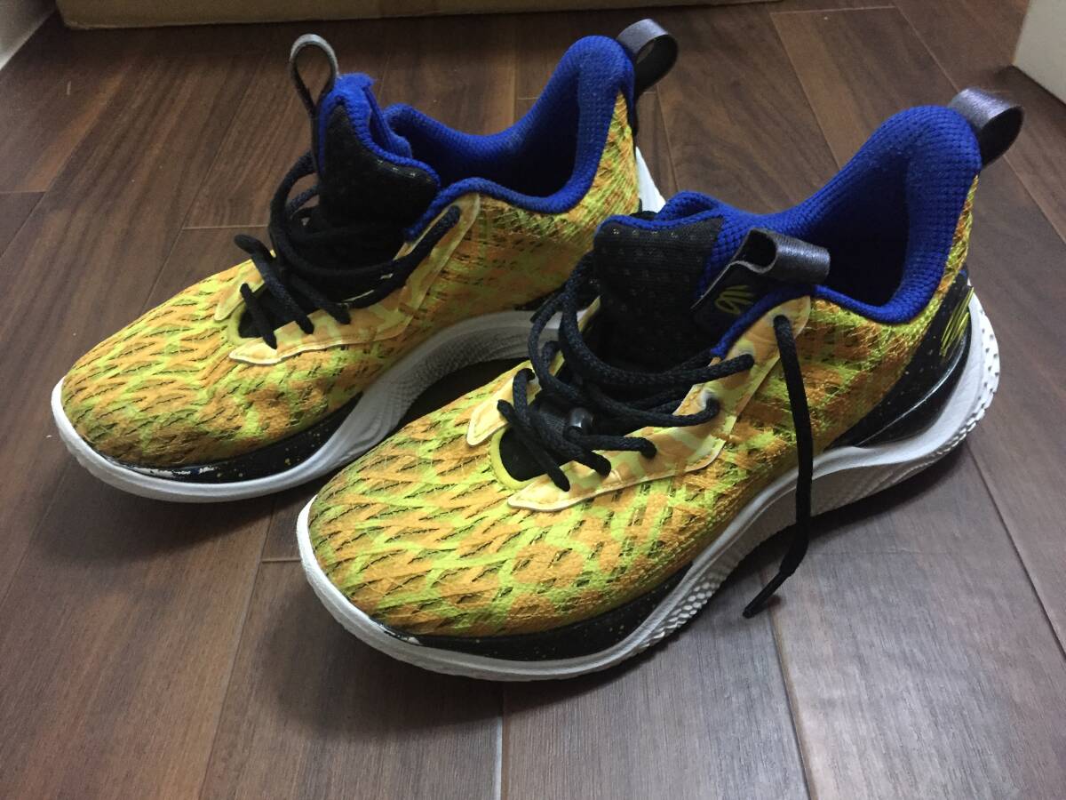 アンダーアーマー カリーフロー 10 BANG BANG 27.5cm拍卖