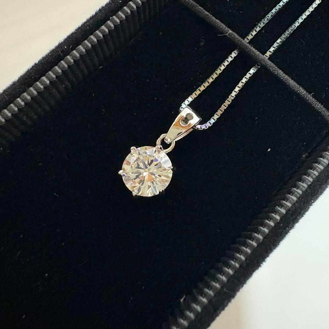 【新品未使用ケース付】Gulamu Jewelry 大粒0.8カラットネックレス拍卖