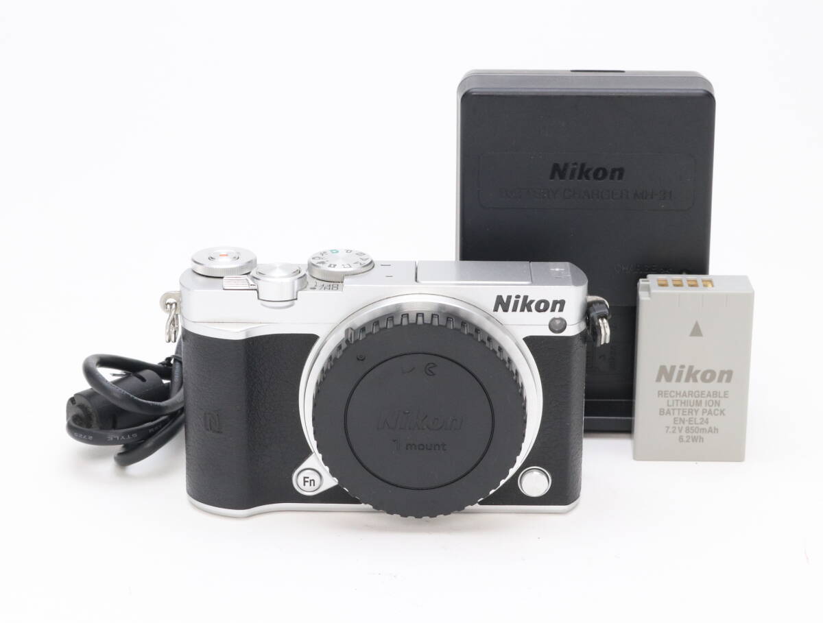 B (並品) Nikon ニコン 1 J5 ボディ シルバー シャッター回数1219 初期不良返品対応 110-90拍卖