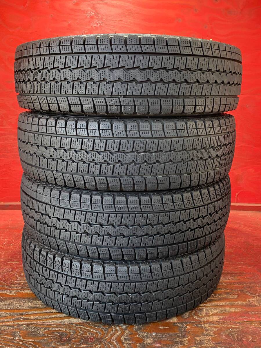 195/80/R15 107/105L LT DUNLOP WINTERMAXX SV01 製造年2019, 4本 80% バリ山 *153B拍卖