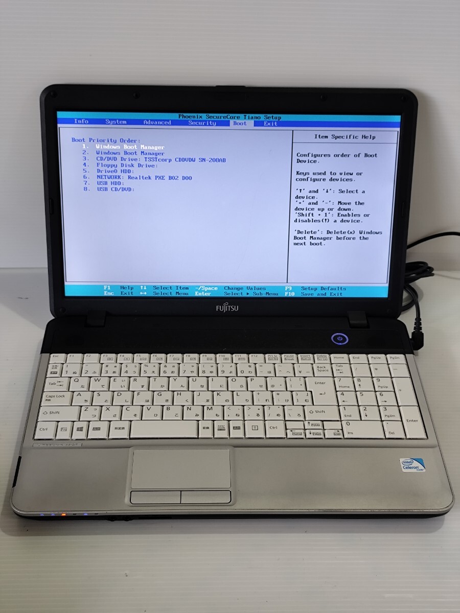 y1231 FUJITSU LIFEBOOK A512/F FMVNA7F38 C-B820 4GB 2013年 ジャンク拍卖