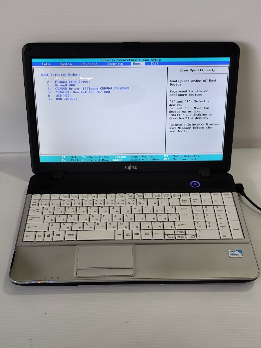 y1232 FUJITSU LIFEBOOK A512/F FMVNA7F38 C-B820 4GB 2013年 ジャンク拍卖