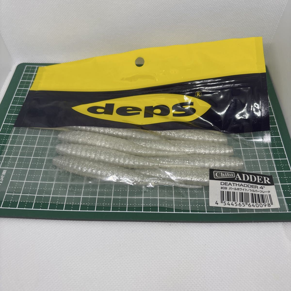 デプス デスアダー 4インチ パールホワイト/シルバーフレーク DEATHADDER 4inch拍卖