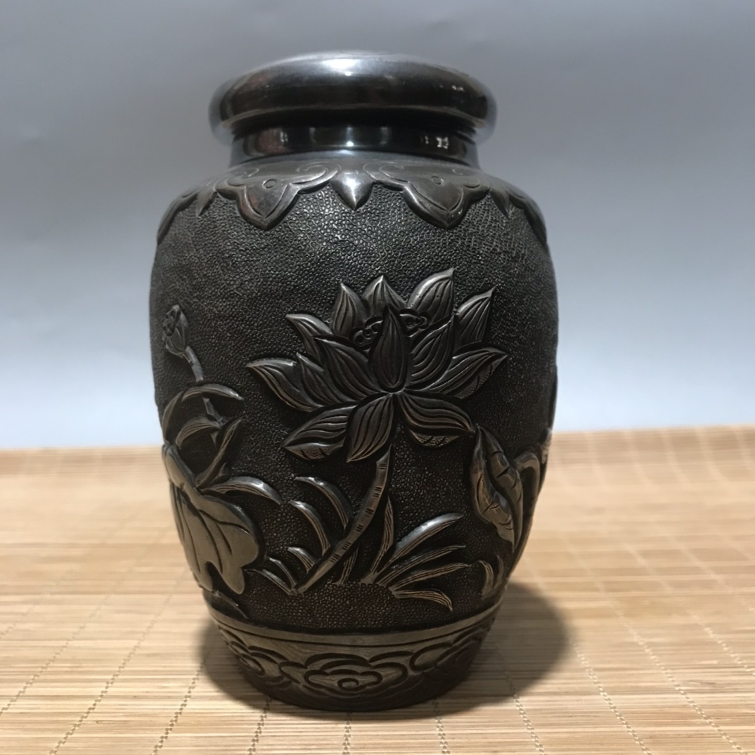yfa|0285 中国骨董品 人間国宝 銅制 極細工【純銀ハスの茶筒です】 時代物 珍品旧蔵 伝世家珍 置物拍卖
