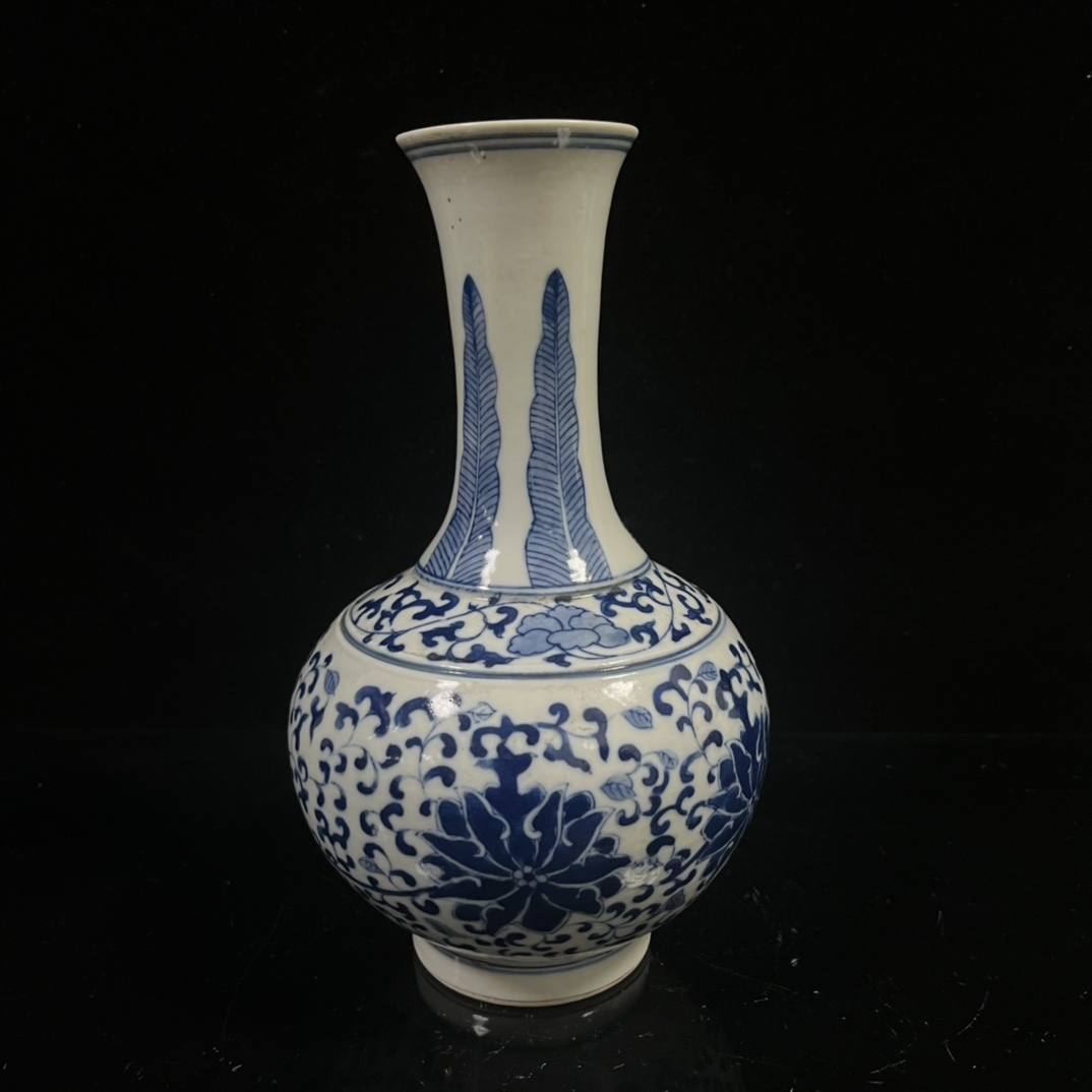 yfa|0754 中国磁器 陶芸 磁器『大明宣徳年制款鯖草蓮花蓮葉紋飾壺』施釉陶 古代工芸品 陶芸 精美彫 置物 收藏品拍卖