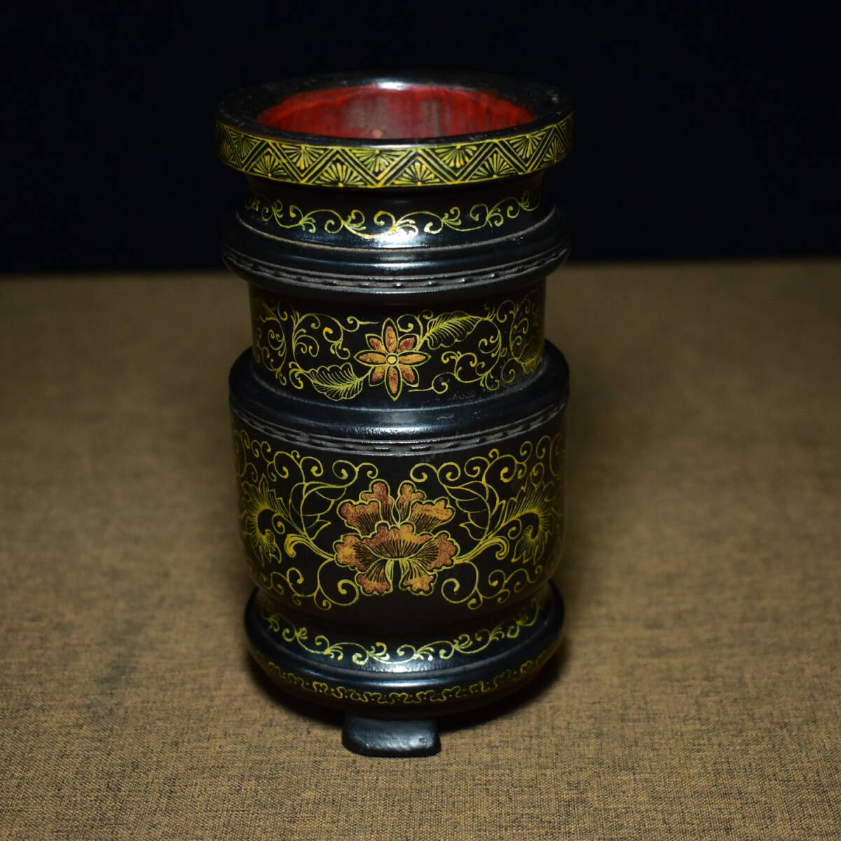 zza|8385 中国骨董 人間国宝 古代木工芸品 【手絵蒔絵纏枝蓮紋筆箱です】 中国古美術 珍品 伝世珍品 賞物 傳世家珍 拍卖