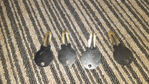 クボタ トラクタ スペアキー イグニッションキー 32130-31810  L175 L1852 L200 L210 L225拍卖