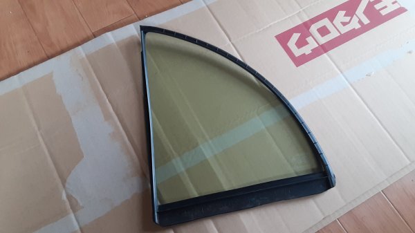 アイミーブ 右 リアドア ガラス AGC サンカクガラス HA4W Mグレード アイミーブから取り外し拍卖