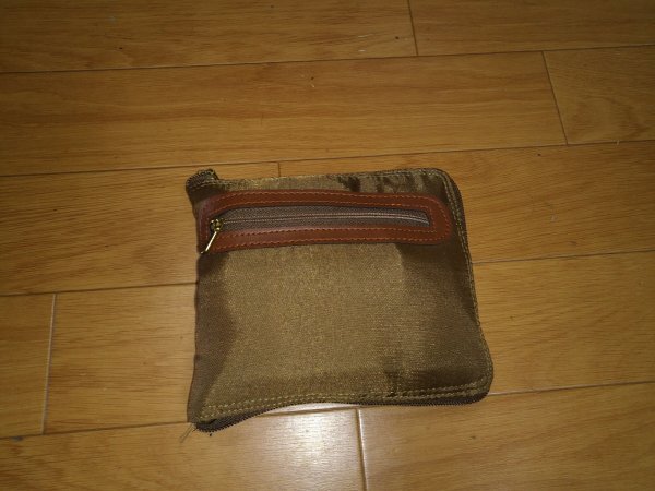 旅行時などに 大きくなるバッグ拍卖