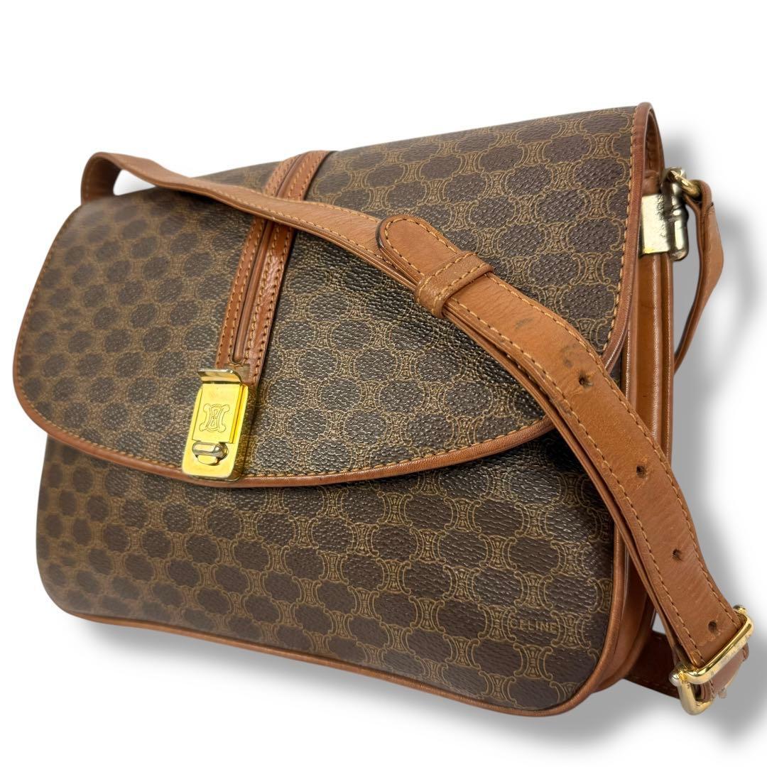 【良品】CELINE セリーヌ マカダム柄 PVC レザー ヌメ革 ショルダーバッグ 斜めがけ ゴールド金具 トリオンフロゴ ブラウン レディース拍卖