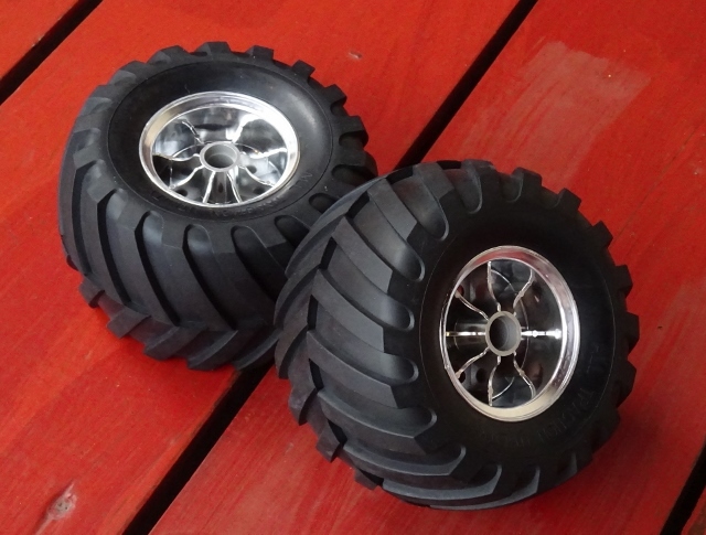 ★▲ワイルドウイリーフロントタイヤホイール(2本セット)19805618(レターパック)拍卖