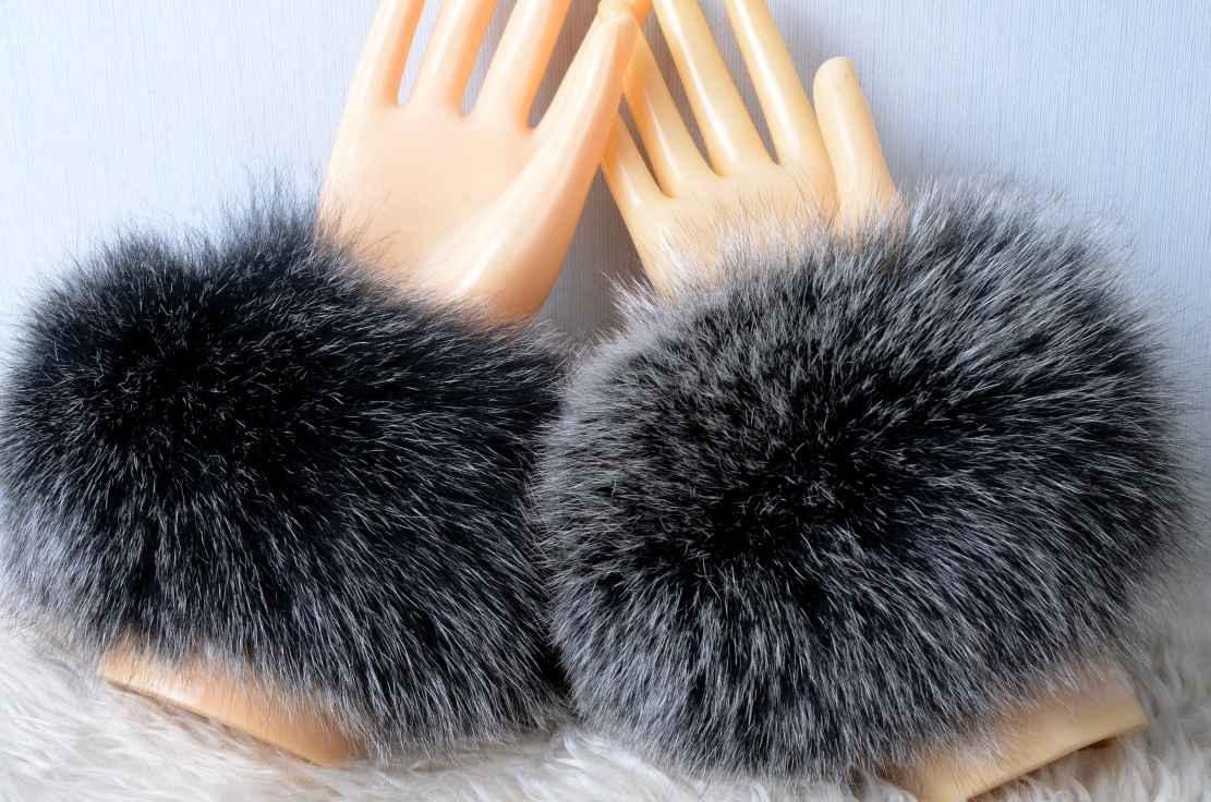 【2個組】新品限定フォックス ファー カフス アームウォーマー防寒 毛皮 ファー拍卖