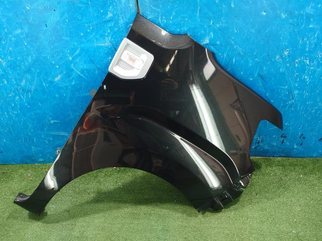 ピクシスメガ DBA-LA700A 右Fフェンダー X07 53811-B2761拍卖