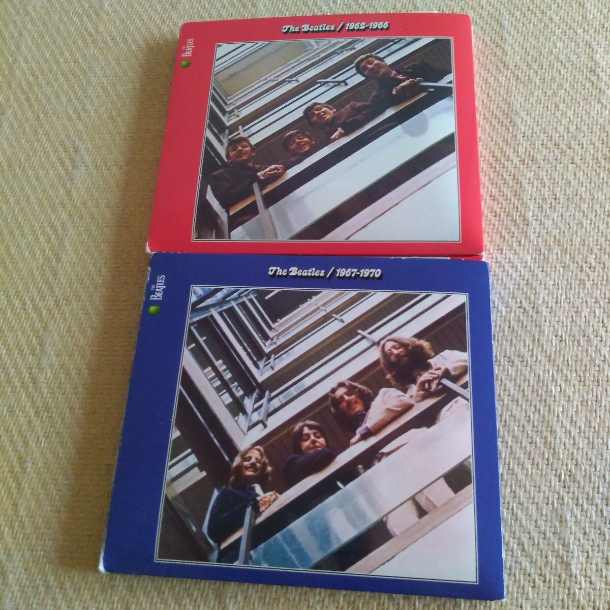 ビートルズ ベストアルバム 赤盤 青盤 1962-1966 1967-1970 セット CD 計4枚組 リマスター 全54曲 THE BEATLES 名盤 名曲 BEST まとめて 拍卖